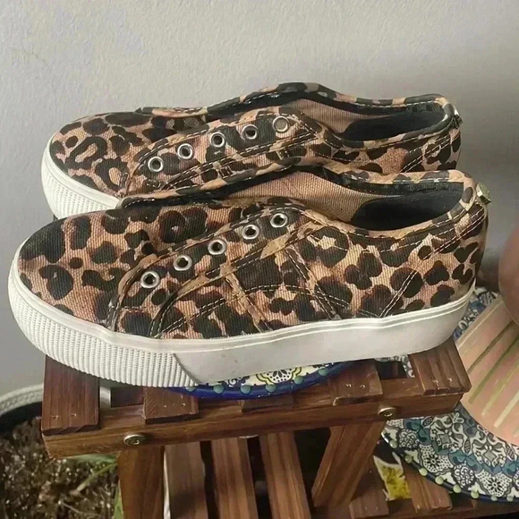 Steve Madden Platform Leopard Sneaker - Picture 3 of 9